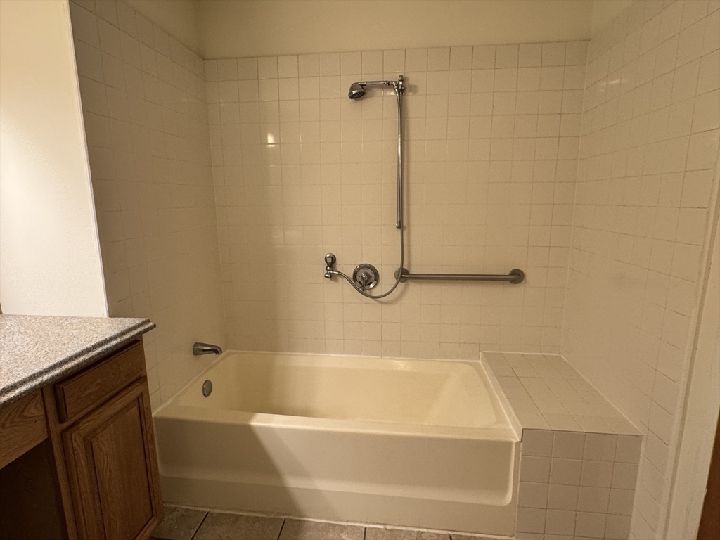 2 bed, 1 bath apartment for rent at 12 Crane St Unit 11, Southbridge — photo 12 of 12