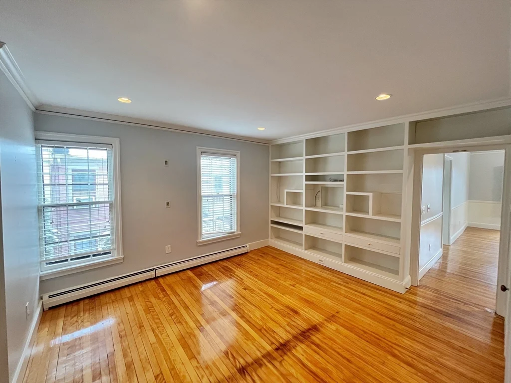 2 bed, 1 bath apartment for rent at 12 Crown Unit 2, Worcester — photo 8 of 16