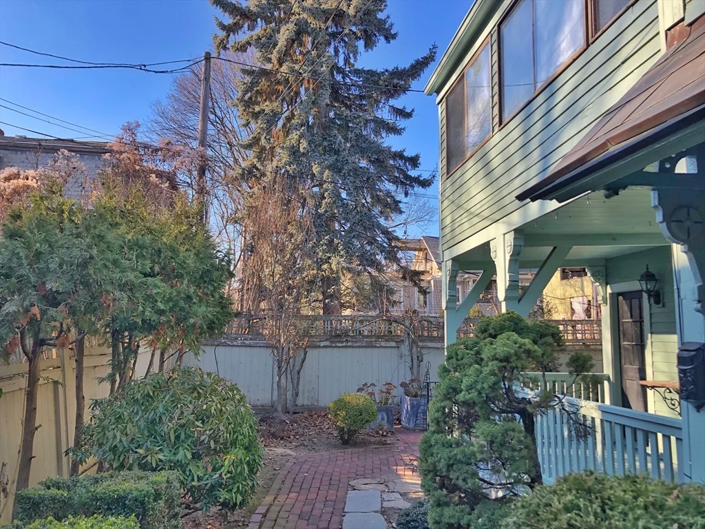 2 bed, 1 bath apartment for rent at 12 Crown Unit 2, Worcester — photo 16 of 16