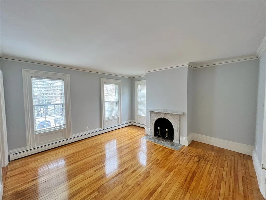 2 bed, 1 bath apartment for rent at 12 Crown Unit 2, Worcester — photo 6 of 16