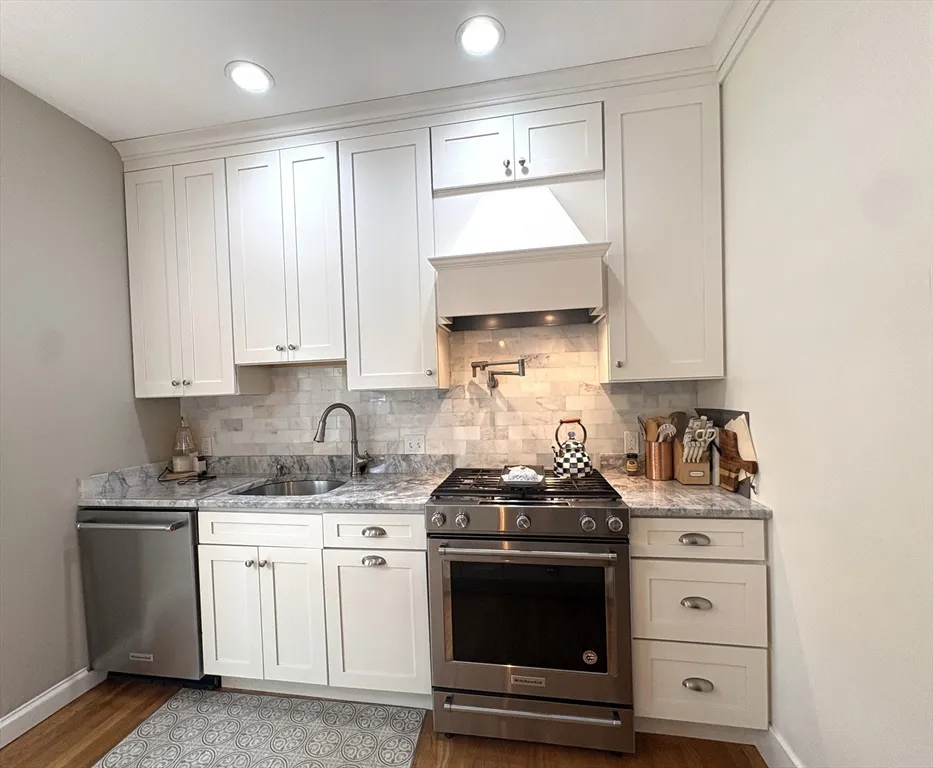 2 bed, 2 bath apartment for rent at 12 Cumberland St Unit 1, Back Bay — photo 8 of 30