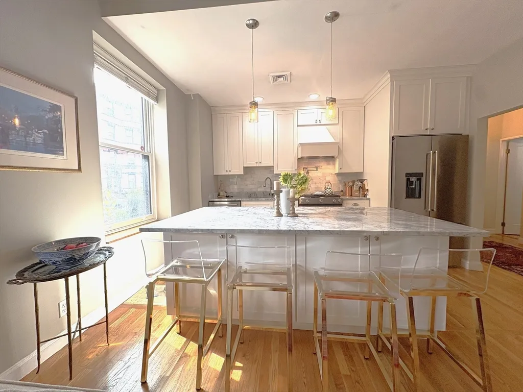 2 bed, 2 bath apartment for rent at 12 Cumberland St Unit 1, Back Bay — photo 6 of 30