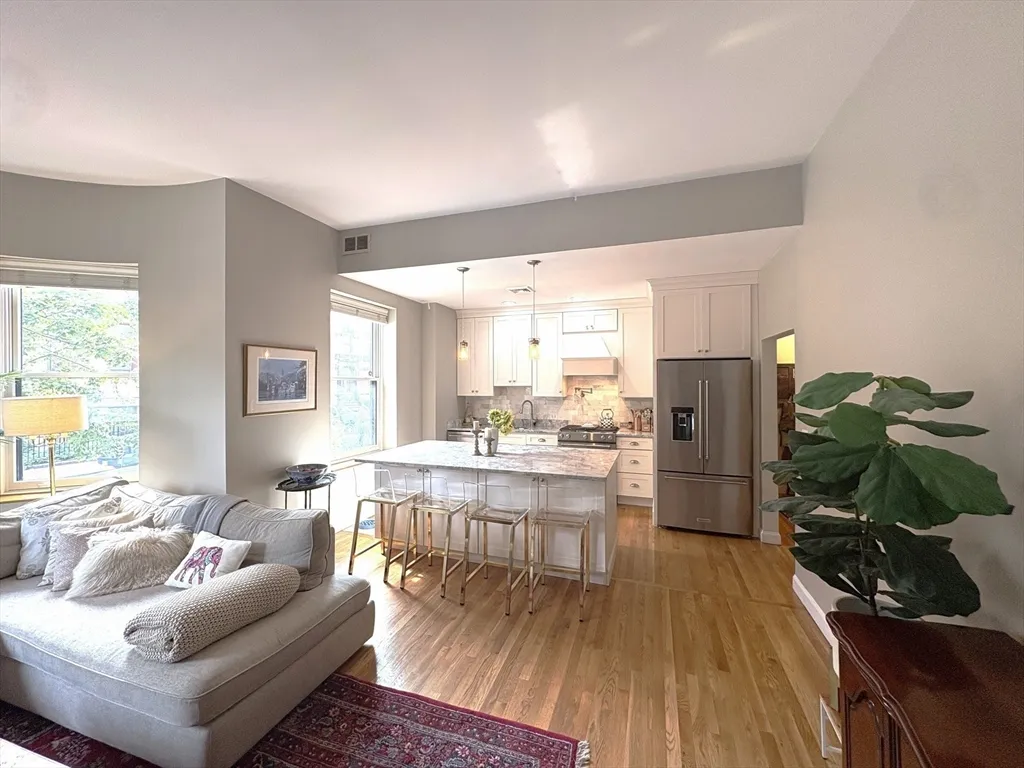 2 bed, 2 bath apartment for rent at 12 Cumberland St Unit 1, Back Bay — photo 5 of 30