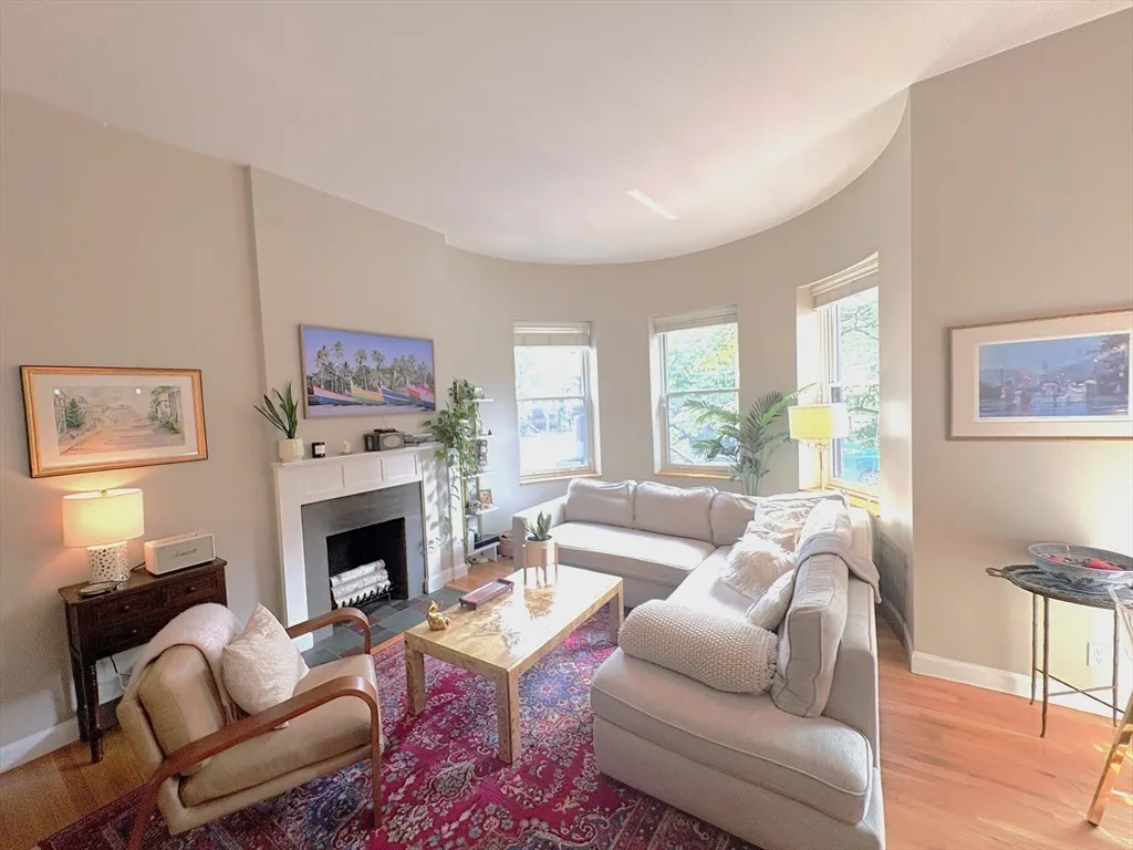 2 bed, 2 bath apartment for rent at 12 Cumberland St Unit 1, Back Bay — photo 2 of 30