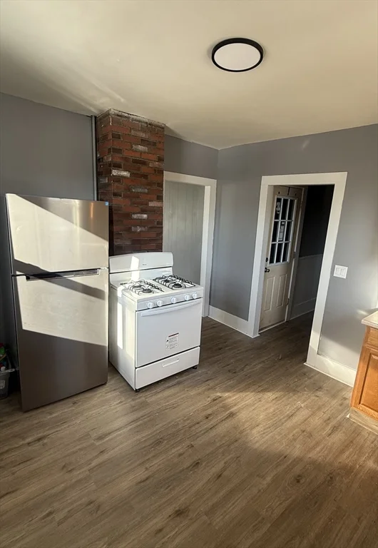 3 bed, 1 bath apartment for rent at 12 Cushing St Unit B, North Brookfield — photo 3 of 13