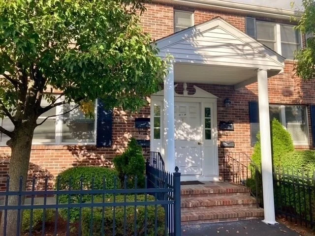 2 bed, 1 bath apartment for rent at 12 Cutter St Unit 2, Waltham — photo 2 of 11