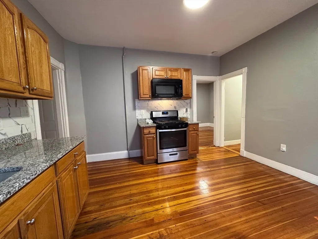 4 bed, 1 bath apartment for rent at 12 Dalrymple St Unit 2, Jamaica Plain — photo 3 of 21