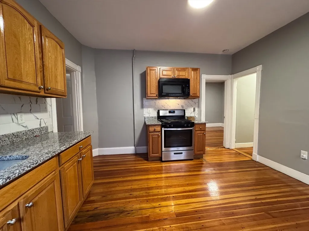 4 bed, 1 bath apartment for rent at 12 Dalrymple St Unit 2, Jamaica Plain — photo 5 of 21