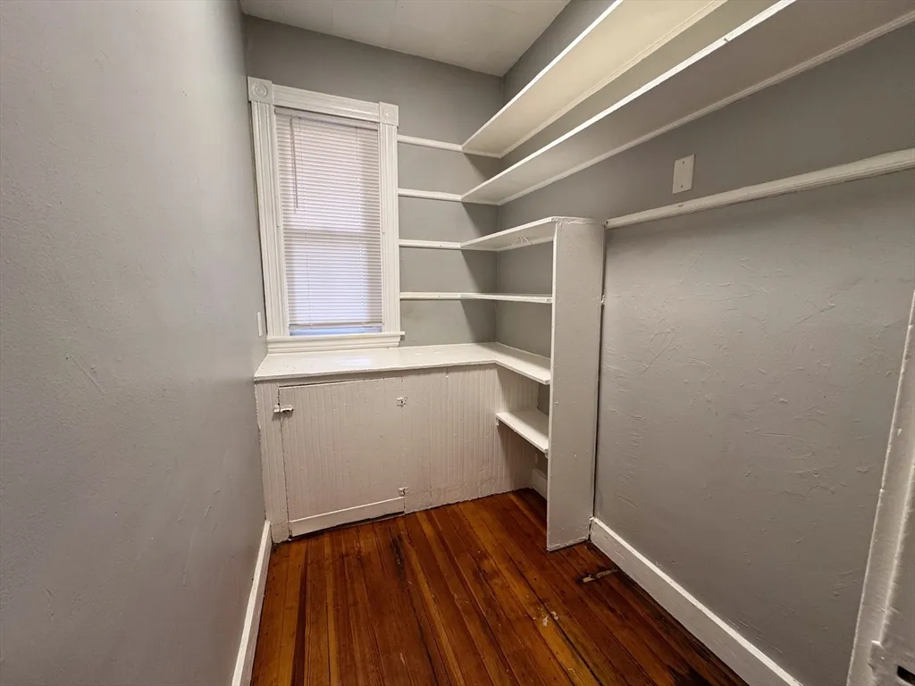 4 bed, 1 bath apartment for rent at 12 Dalrymple St Unit 2, Jamaica Plain — photo 6 of 21