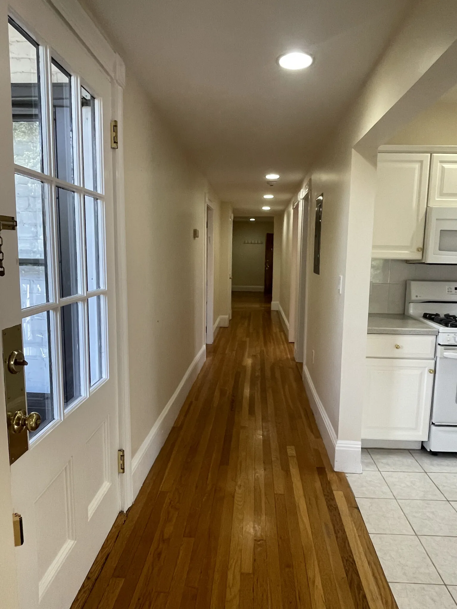 3 bed, 1.5 bath apartment for rent at 12 Dean Rd Unit 2, Brookline — photo 7 of 11