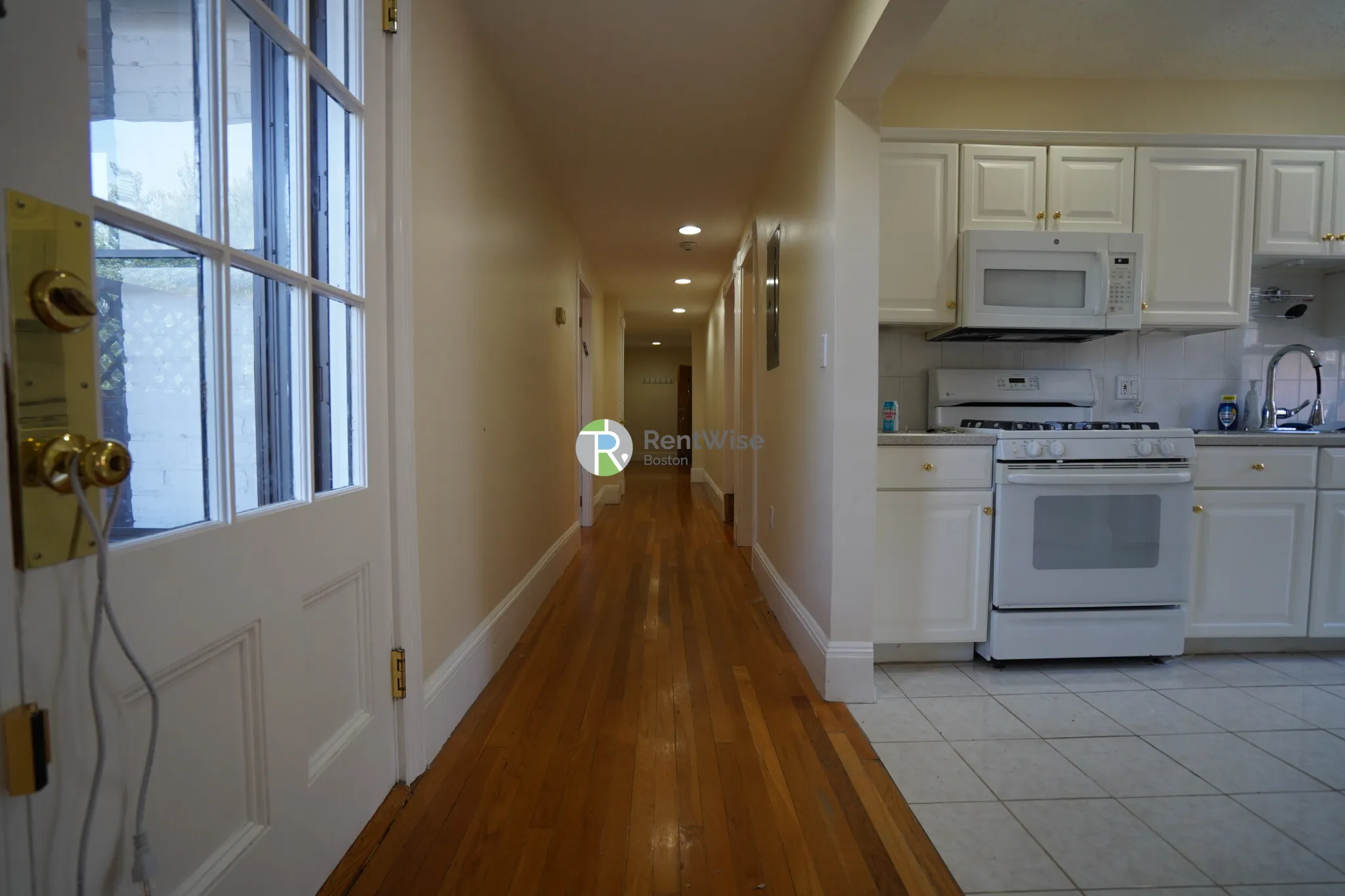 3 bed, 1.5 bath apartment for rent at 12 Dean Rd Unit 3A, Brookline — photo 15 of 31