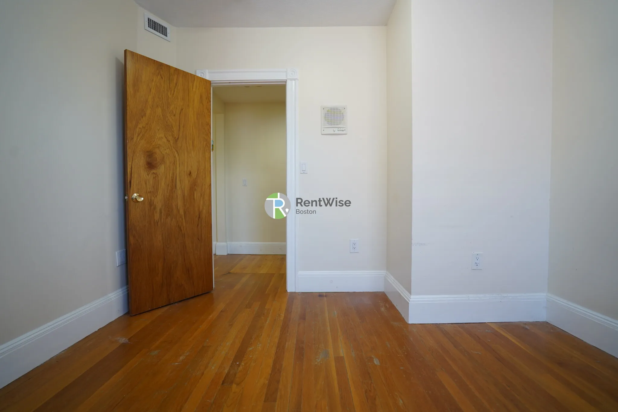 3 bed, 1.5 bath apartment for rent at 12 Dean Rd Unit 3A, Brookline — photo 17 of 31