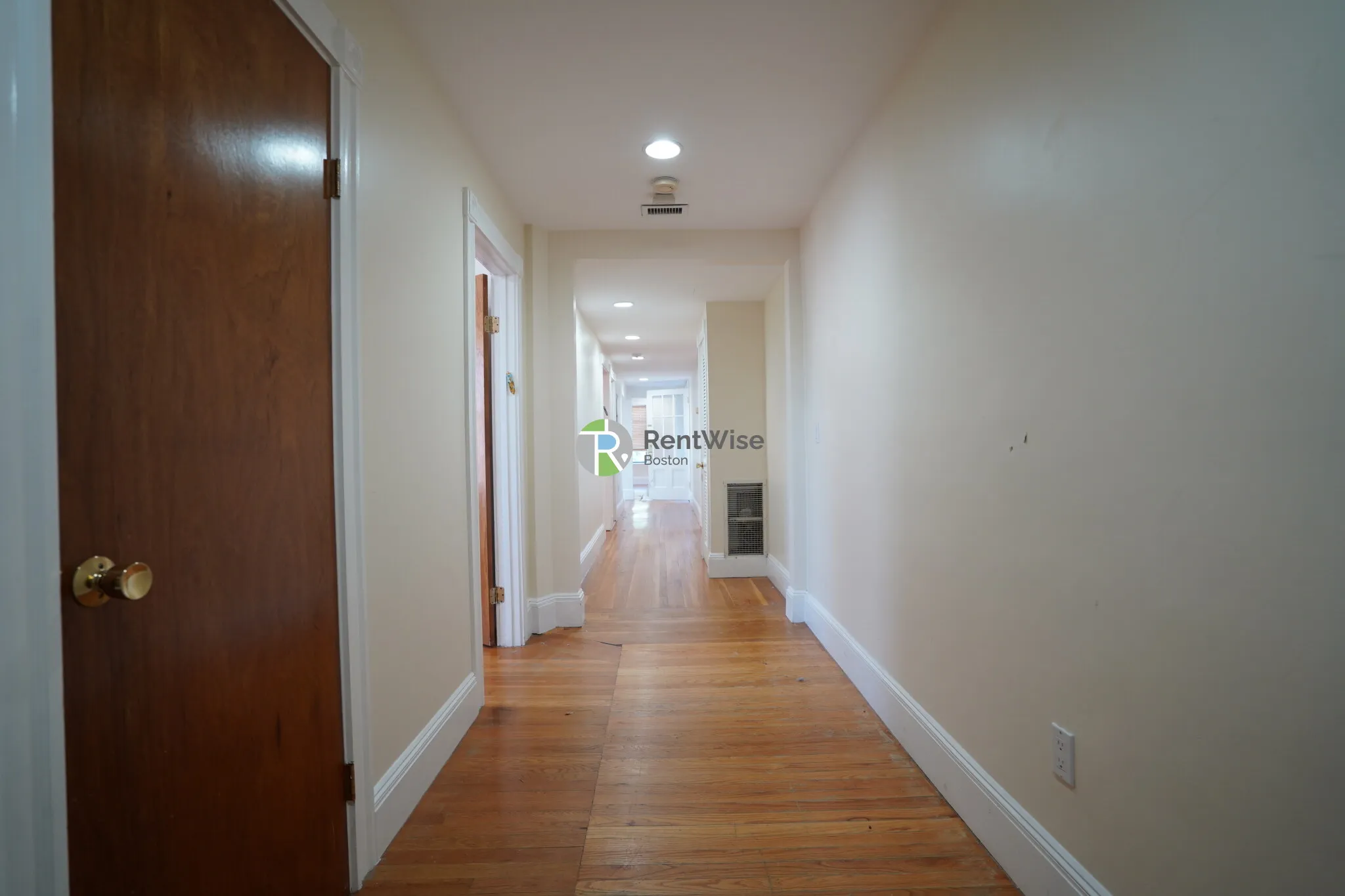 3 bed, 1.5 bath apartment for rent at 12 Dean Rd Unit 3A, Brookline