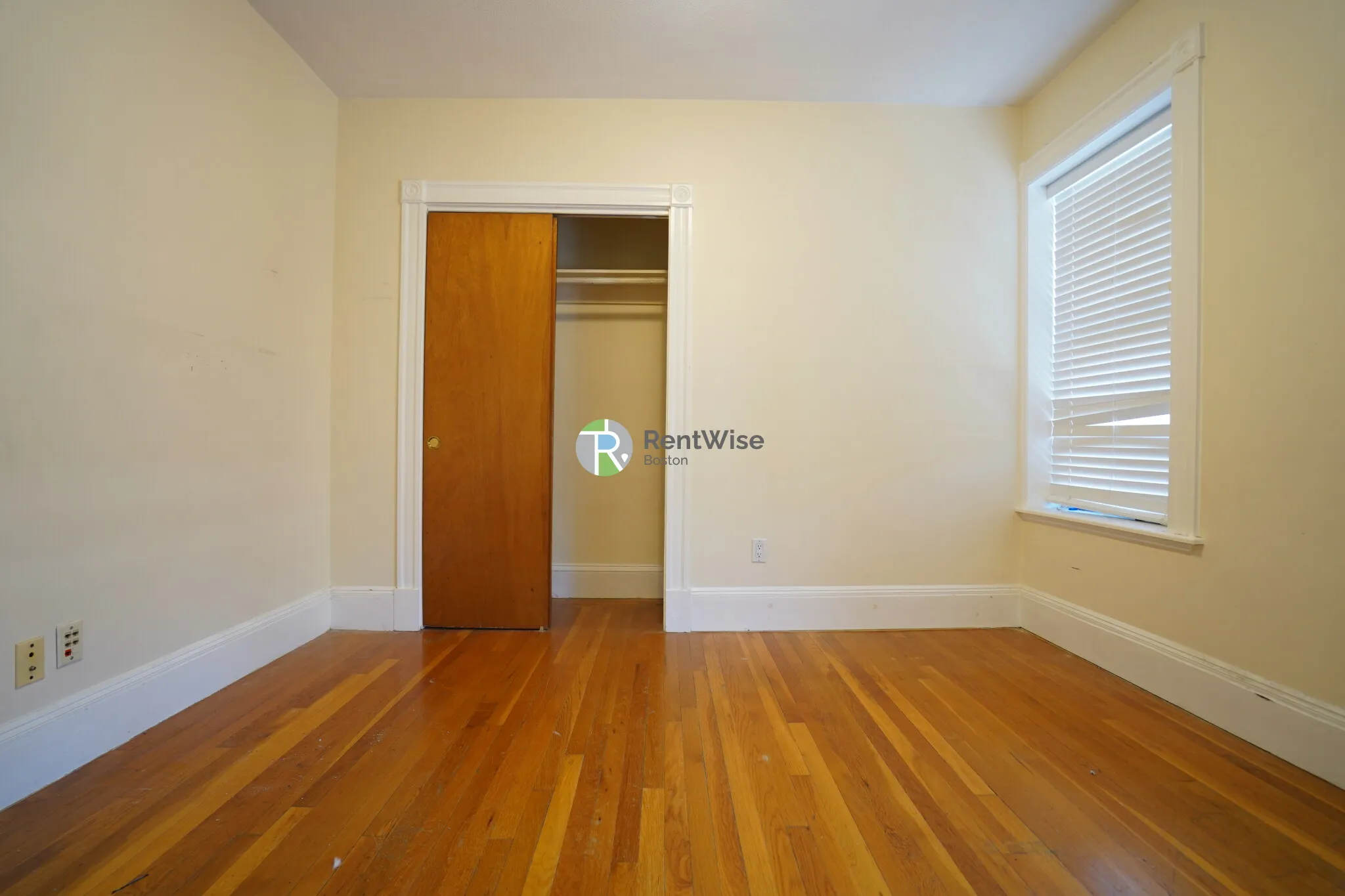 3 bed, 1.5 bath apartment for rent at 12 Dean Rd Unit 3A, Brookline — photo 9 of 31