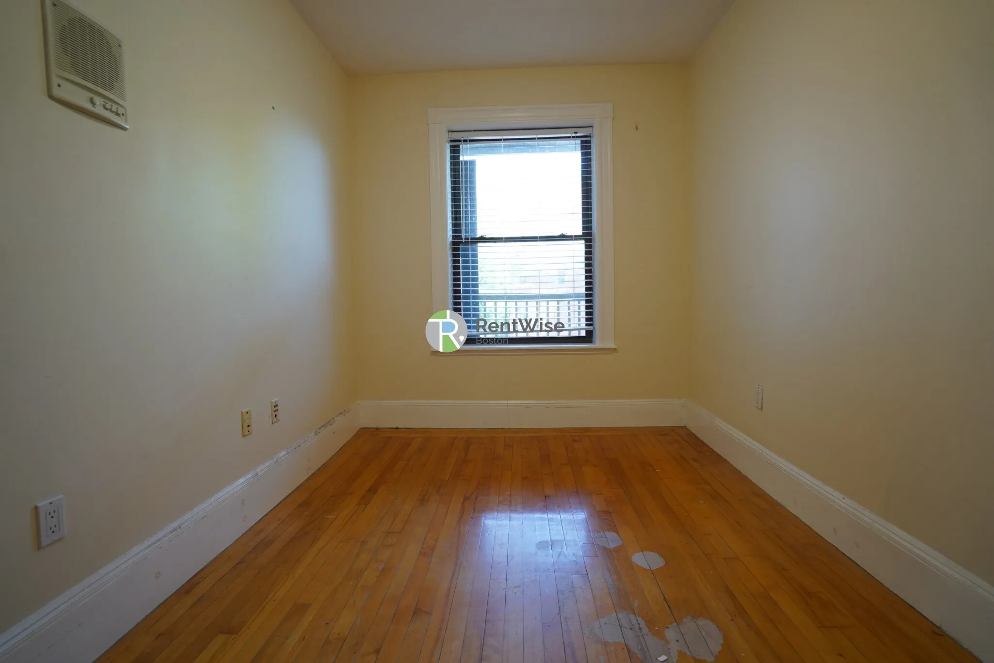 3 bed, 1.5 bath apartment for rent at 12 Dean Rd Unit 3A, Brookline — photo 12 of 31