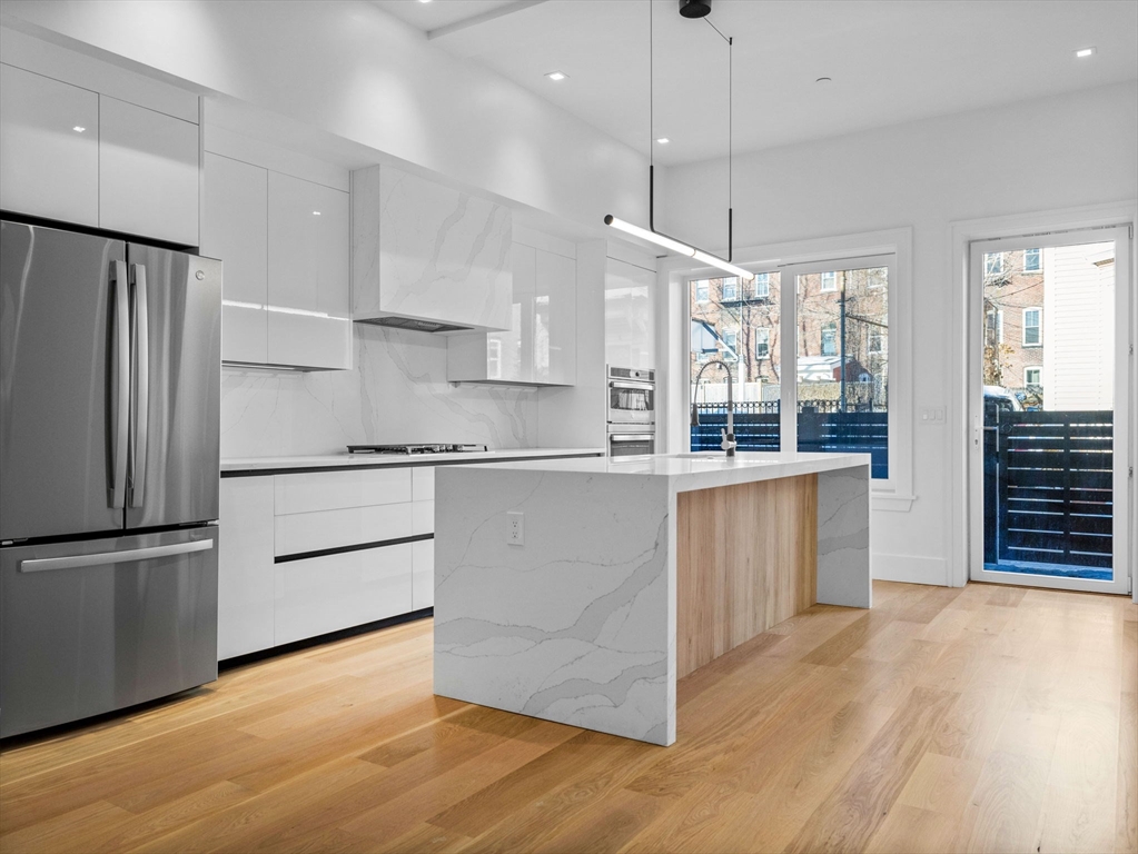 1 bed, 1 bath apartment for rent at 12 Deer St Unit 1, Dorchester — photo 3 of 14