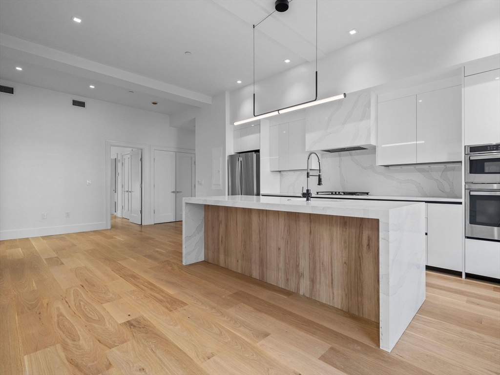 1 bed, 1 bath apartment for rent at 12 Deer St Unit 1, Dorchester — photo 1 of 14