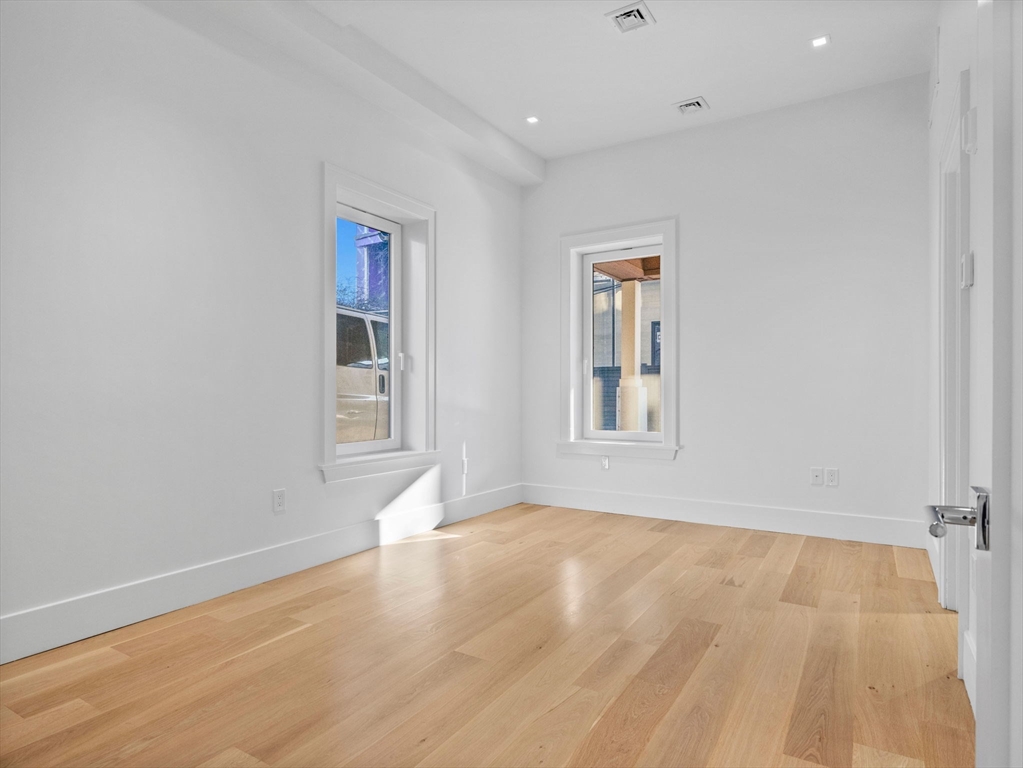 1 bed, 1 bath apartment for rent at 12 Deer St Unit 1, Dorchester — photo 8 of 14