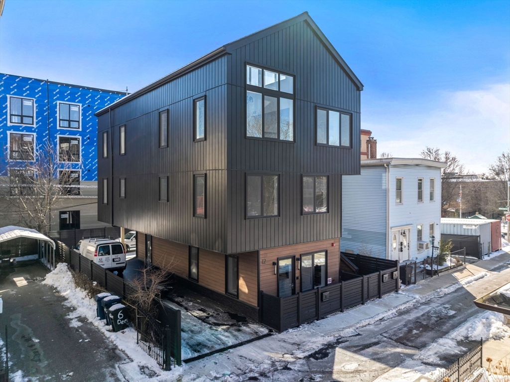 2 bed, 2 bath apartment for rent at 12 Deer St Unit 3, Dorchester — photo 28 of 30