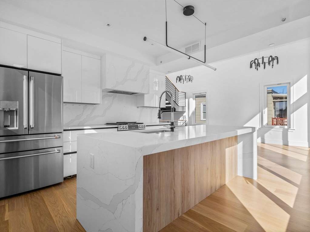 2 bed, 2 bath apartment for rent at 12 Deer St Unit 3, Dorchester