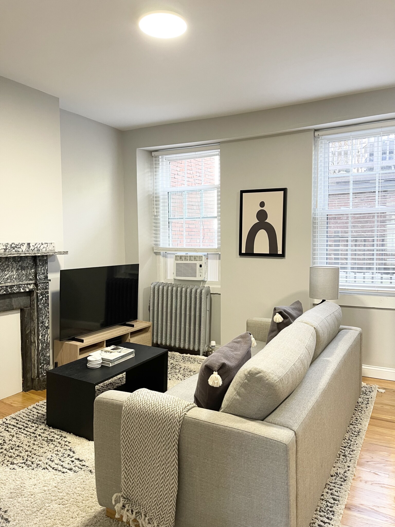 1 bed, 1 bath apartment for rent at 12 Derne St Unit 101, Beacon Hill — photo 4 of 18