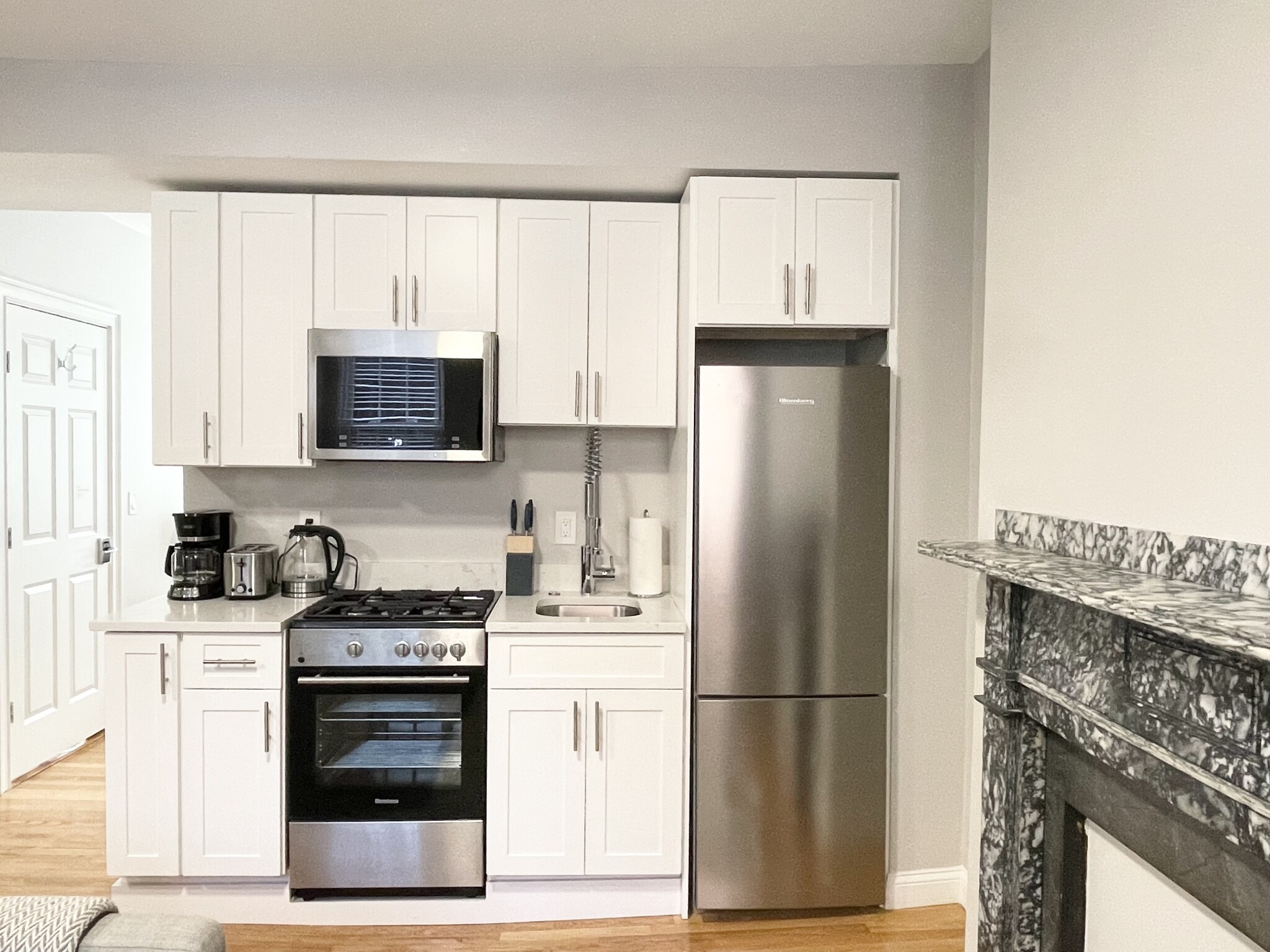 1 bed, 1 bath apartment for rent at 12 Derne St Unit 101, Beacon Hill — photo 13 of 18