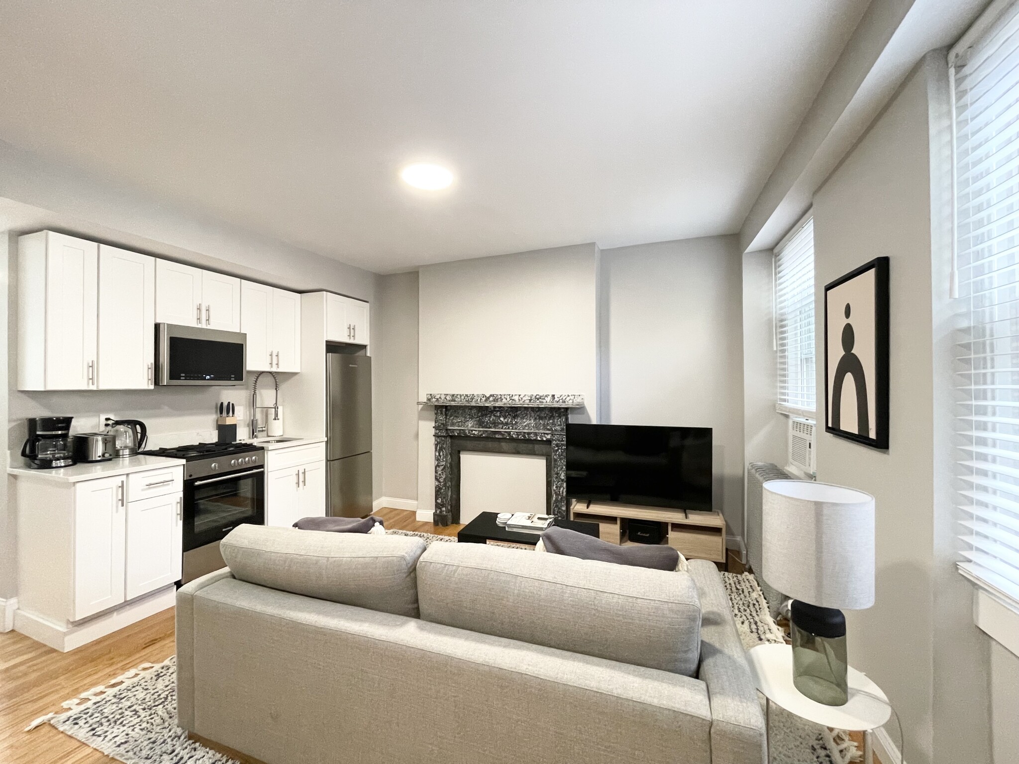 1 bed, 1 bath apartment for rent at 12 Derne St Unit 101, Beacon Hill — photo 10 of 18