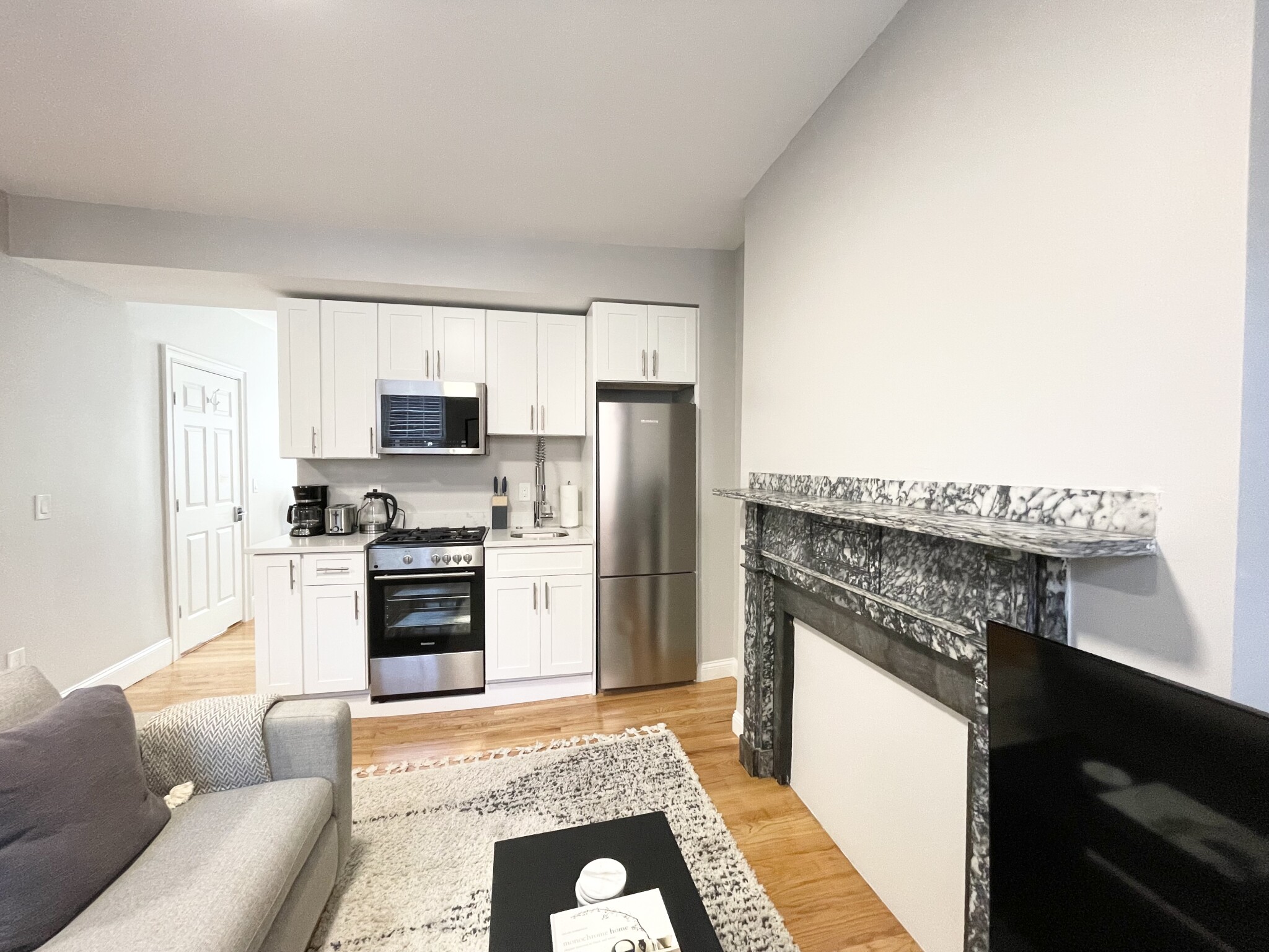 1 bed, 1 bath apartment for rent at 12 Derne St Unit 101, Beacon Hill — photo 12 of 18