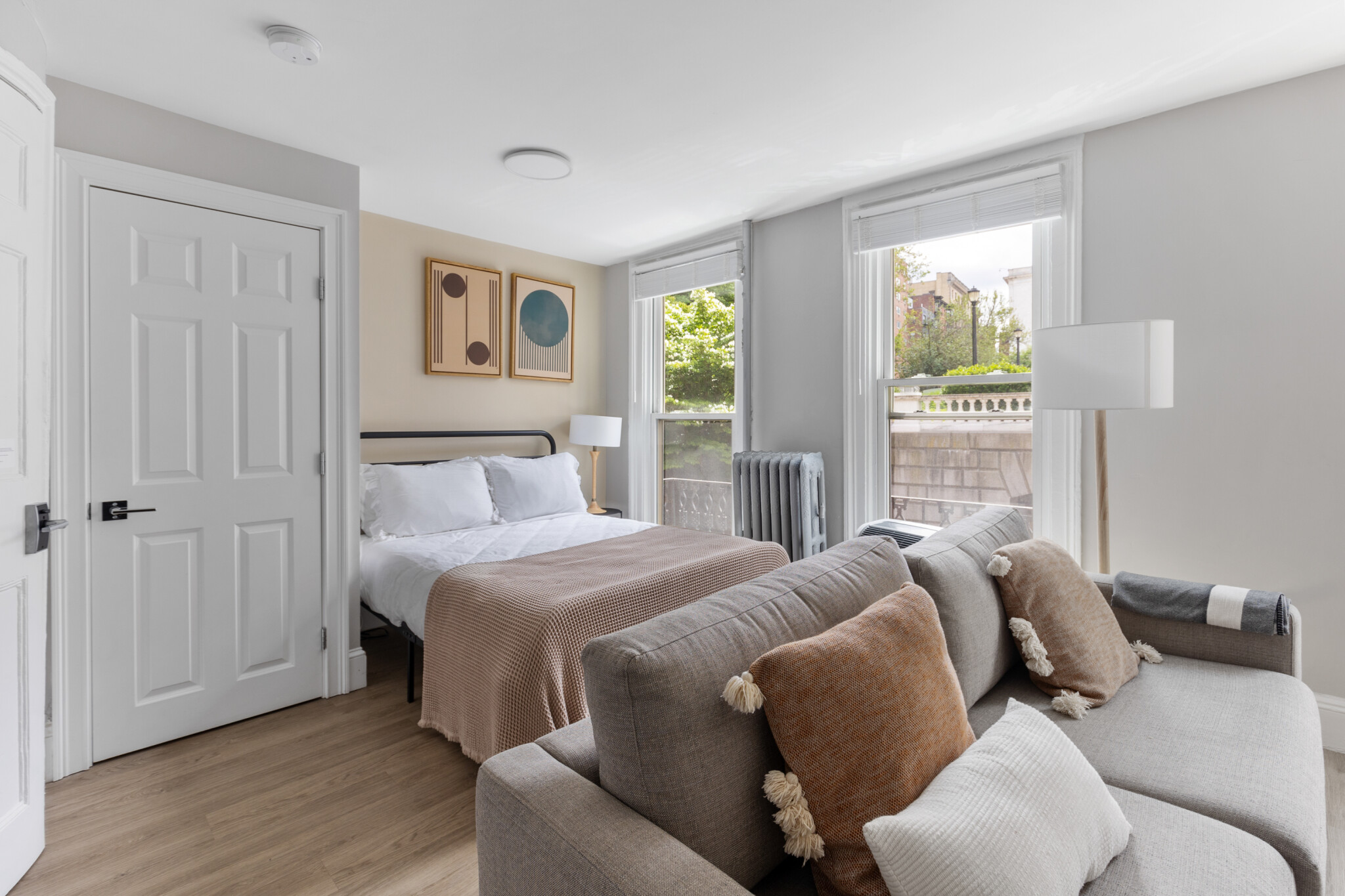 Studio bed, 1 bath apartment for rent at 12 Derne St Unit 202, Beacon Hill — photo 2 of 14