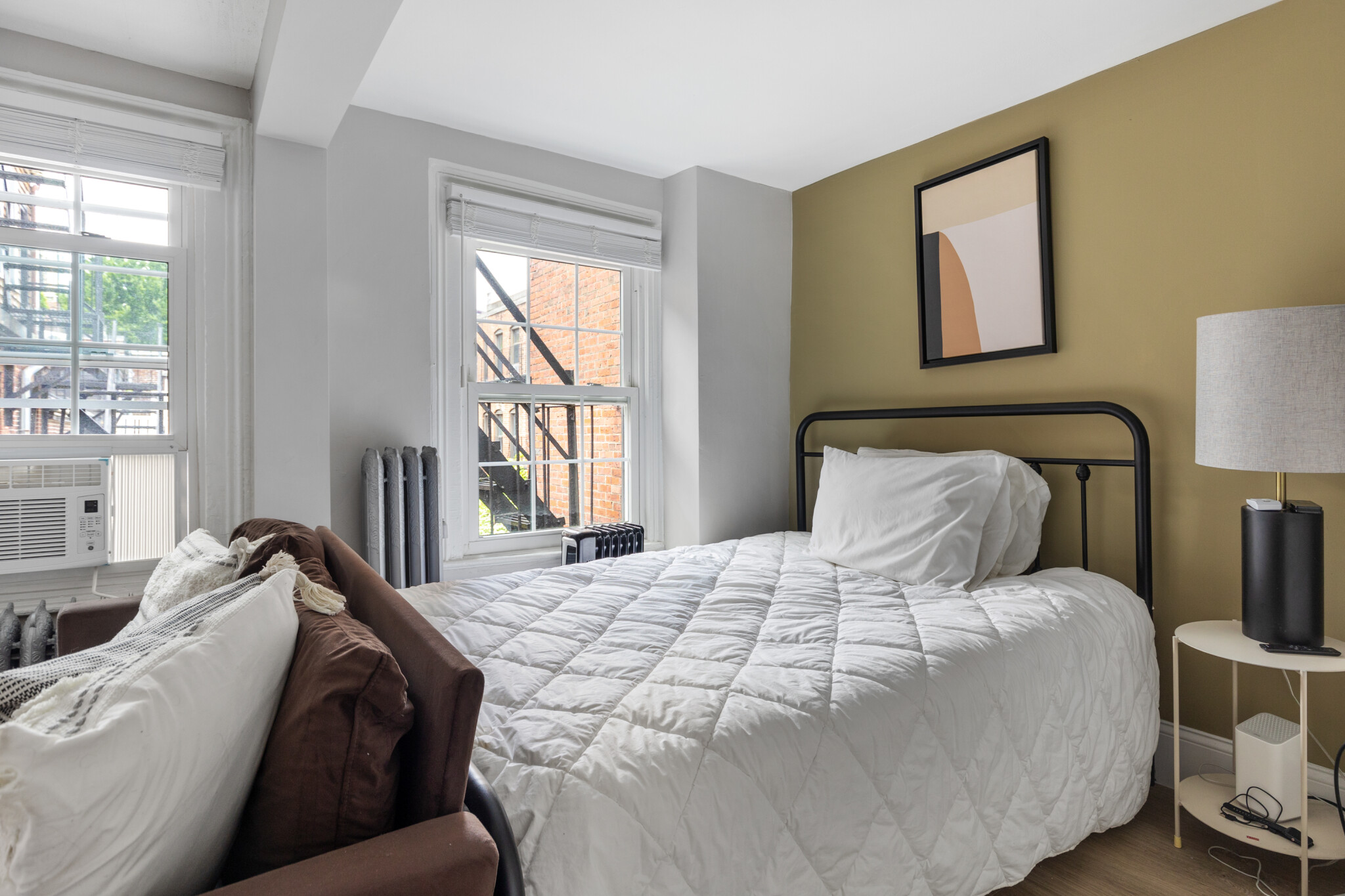 Studio bed, 1 bath apartment for rent at 12 Derne St Unit 301, Beacon Hill — photo 9 of 14