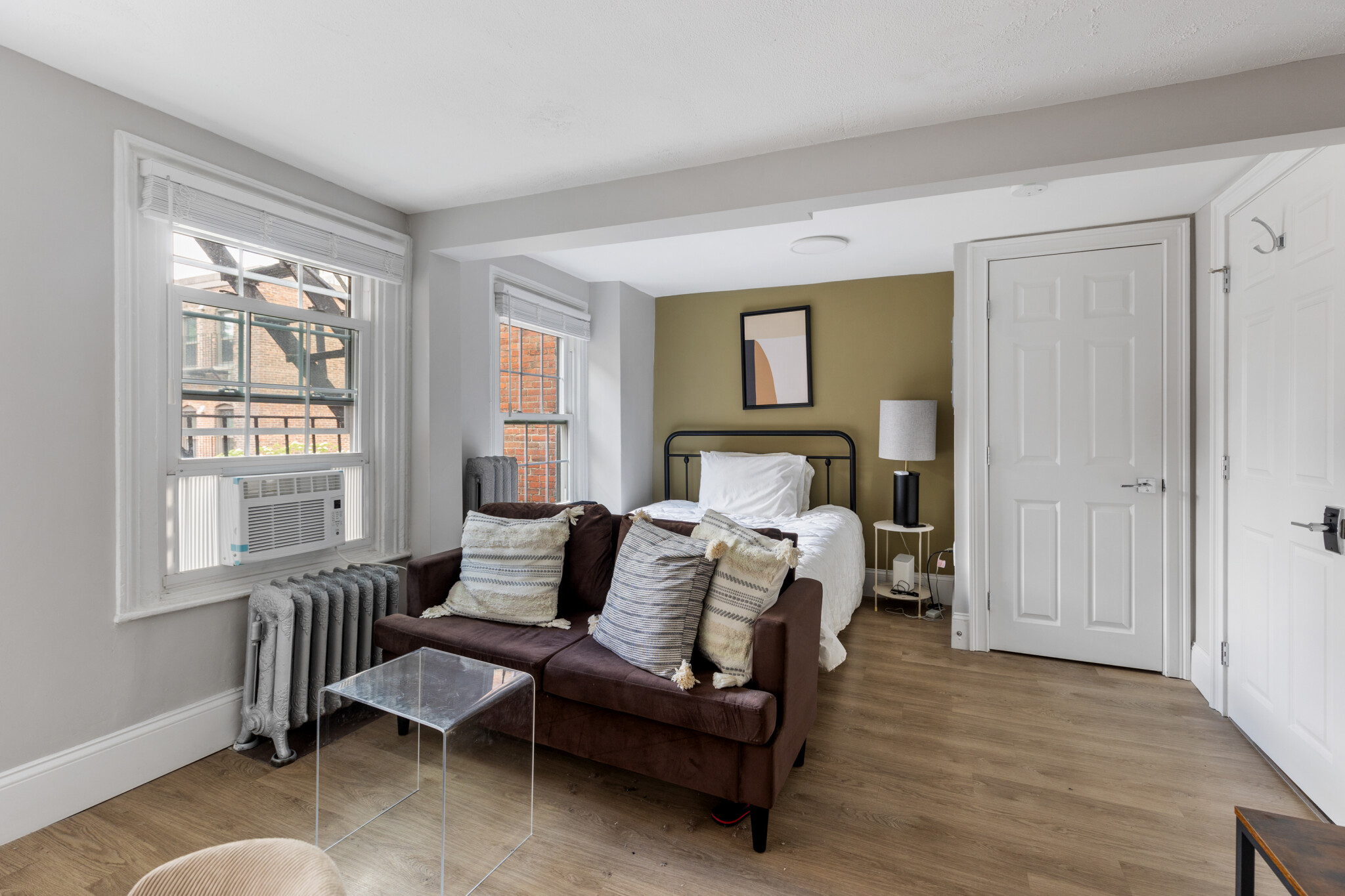 Studio bed, 1 bath apartment for rent at 12 Derne St Unit 301, Beacon Hill — photo 7 of 14