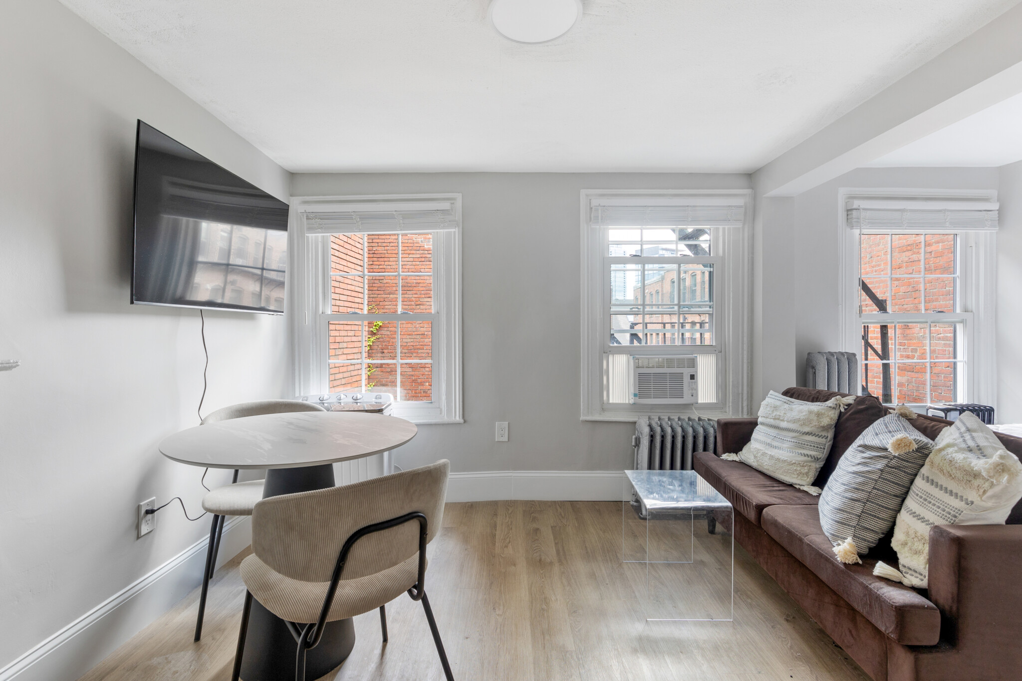 Studio bed, 1 bath apartment for rent at 12 Derne St Unit 301, Beacon Hill — photo 6 of 14