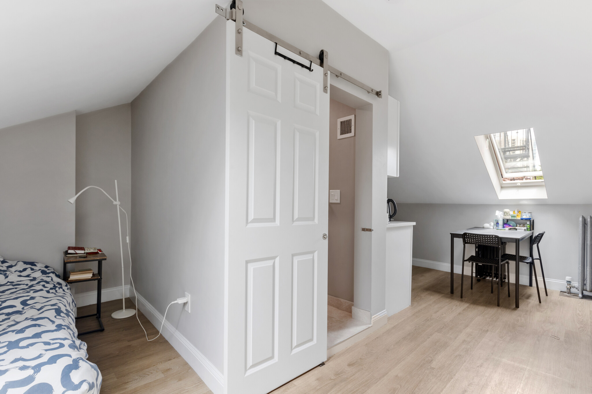 Studio bed, 1 bath apartment for rent at 12 Derne St Unit 411, Beacon Hill — photo 8 of 13
