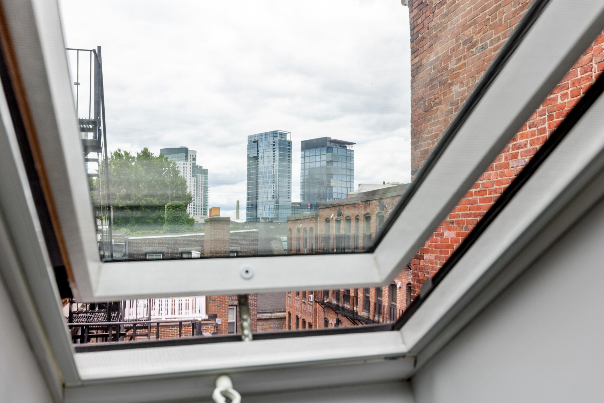 Studio bed, 1 bath apartment for rent at 12 Derne St Unit 411, Beacon Hill — photo 12 of 13