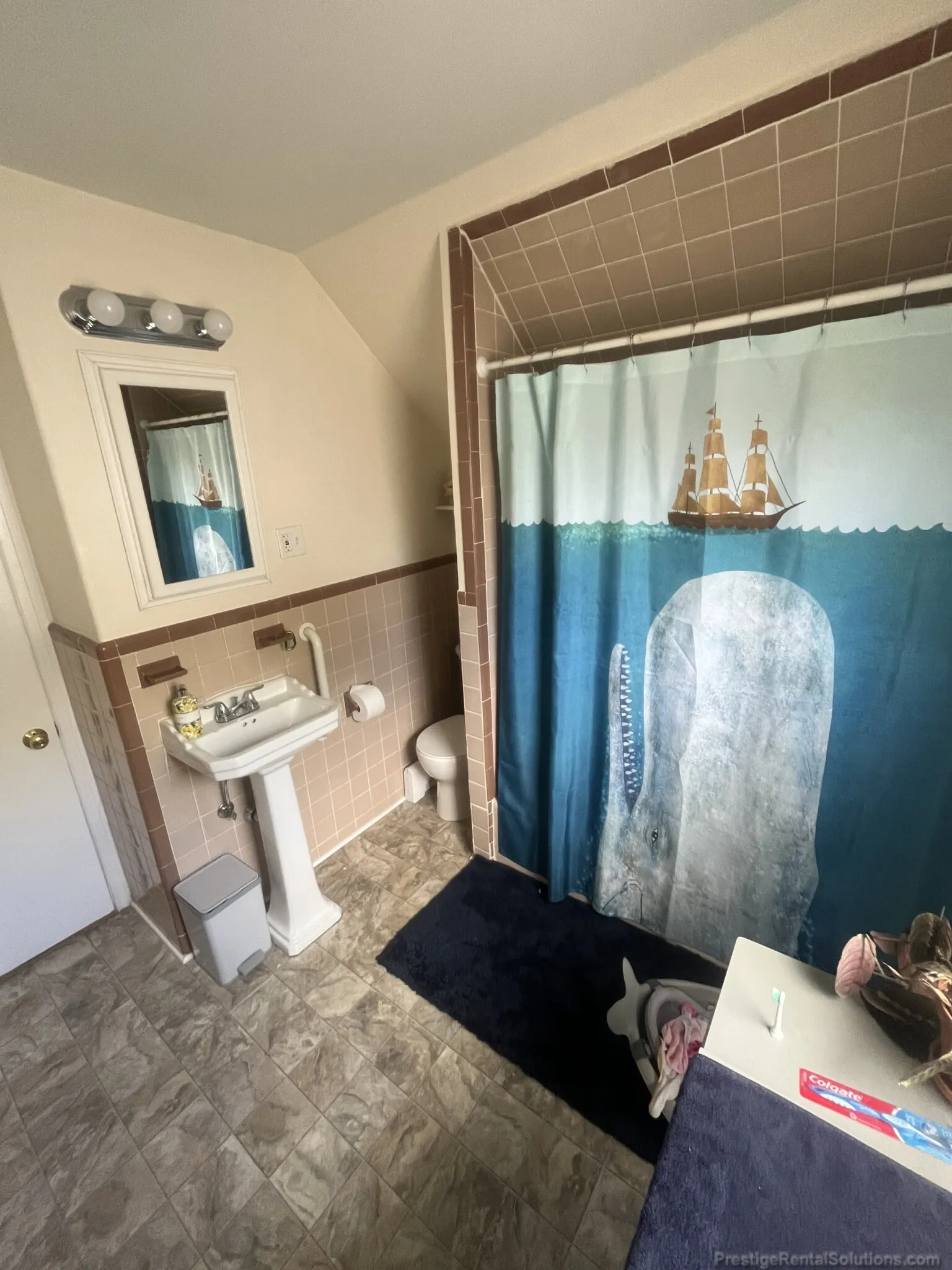 3 bed, 1 bath apartment for rent at 12 Donnybrook Rd Unit 2, Brighton — photo 4 of 22