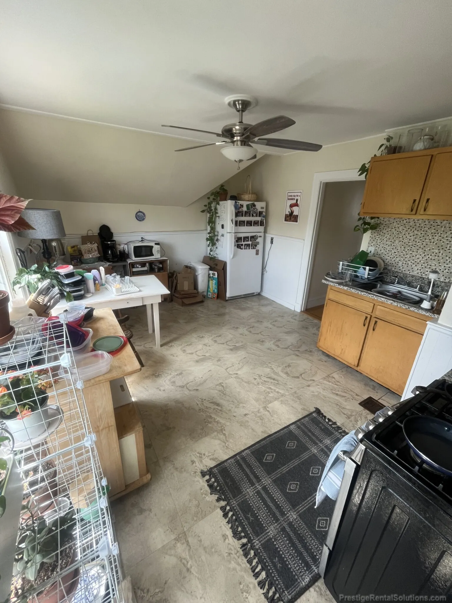3 bed, 1 bath apartment for rent at 12 Donnybrook Rd Unit 3, Brighton — photo 2 of 22