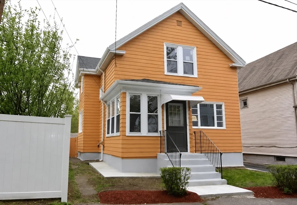 3 bed, 2 bath apartment for rent at 12 Eaton St, Revere — photo 1 of 16
