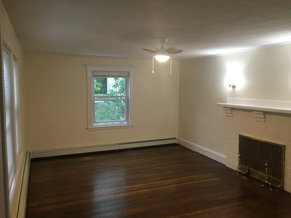 3 bed, 1 bath apartment for rent at 12 Eliot Crescent Unit 1, Brookline — photo 5 of 12