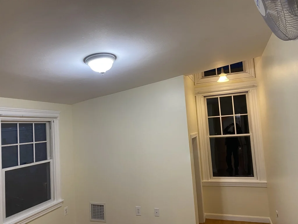 4 bed, 2 bath apartment for rent at 12 Eliot Crescent Unit 2, Brookline — photo 14 of 18