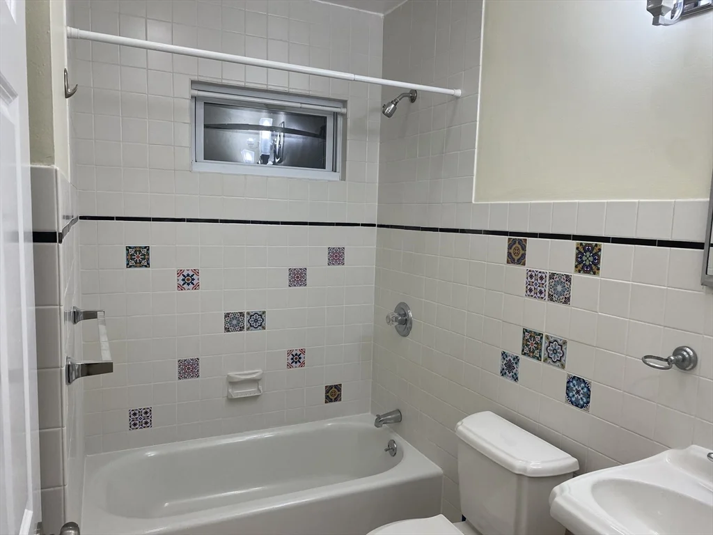 4 bed, 2 bath apartment for rent at 12 Eliot Crescent Unit 2, Brookline — photo 10 of 18