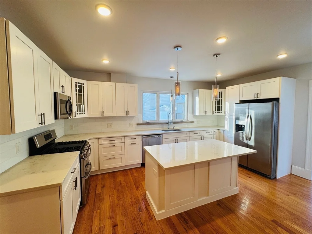 2 bed, 3 bath apartment for rent at 12 Emerald St Unit 1, Medford — photo 2 of 16