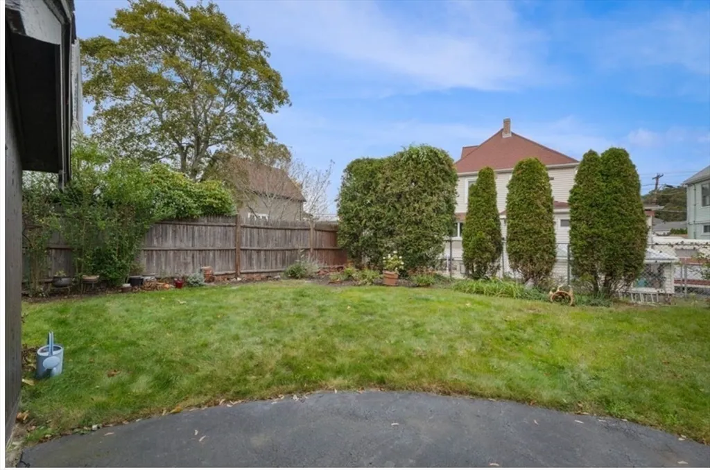 3 bed, 1 bath apartment for rent at 12 Endicott St, Saugus — photo 21 of 25