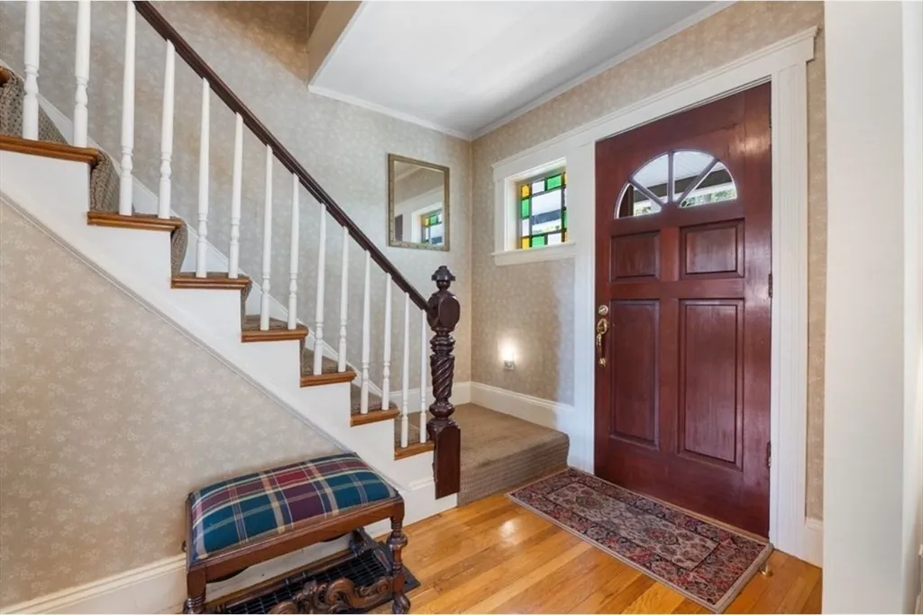 3 bed, 1 bath apartment for rent at 12 Endicott St, Saugus — photo 19 of 25