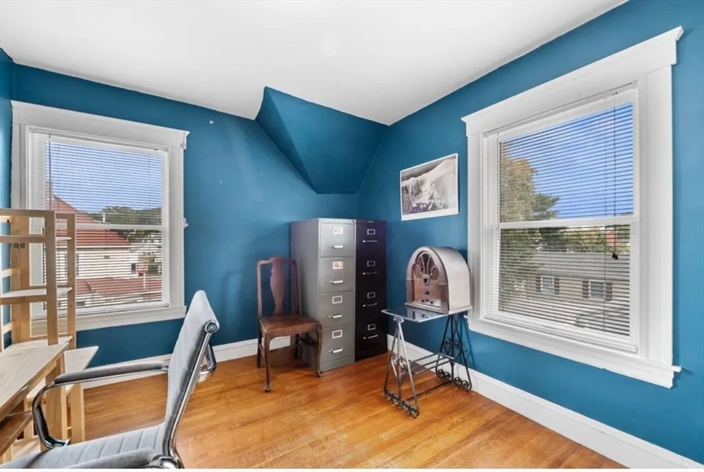 3 bed, 1 bath apartment for rent at 12 Endicott St, Saugus — photo 4 of 25