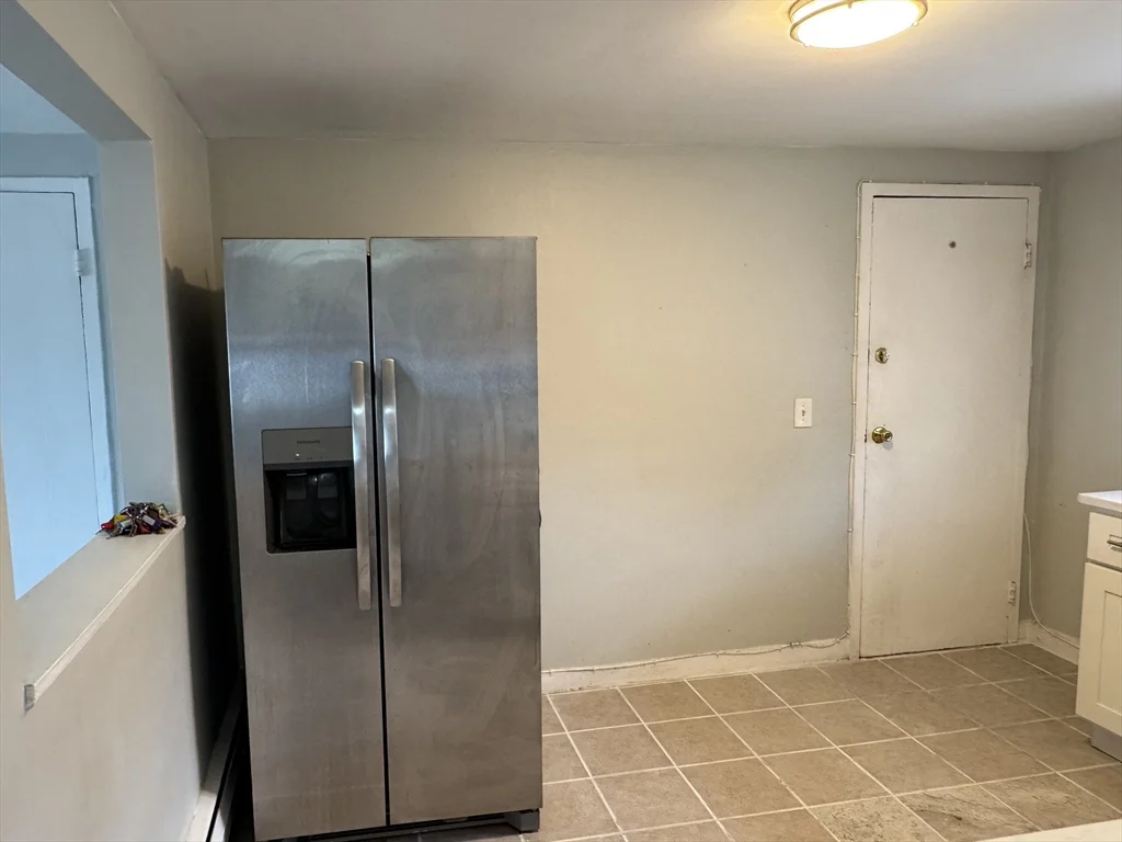 2 bed, 1 bath apartment for rent at 12 Essex St Unit 5, North Quincy — photo 8 of 10