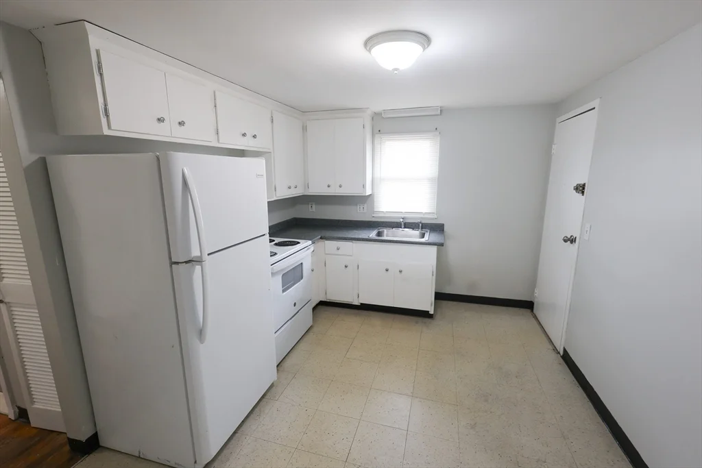 2 bed, 1 bath apartment for rent at 12 Essex St Unit 6, North Quincy
