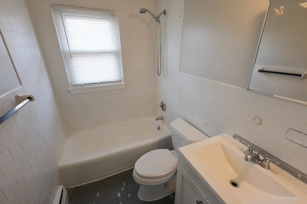 2 bed, 1 bath apartment for rent at 12 Essex St Unit 6, North Quincy — photo 7 of 9