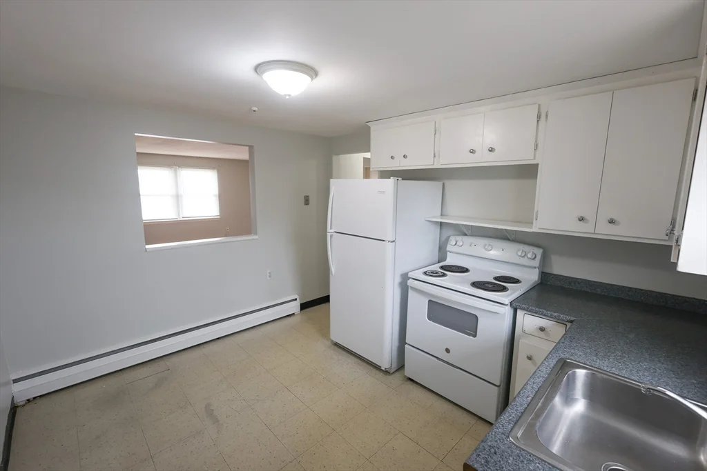 2 bed, 1 bath apartment for rent at 12 Essex St Unit 6, North Quincy — photo 2 of 9