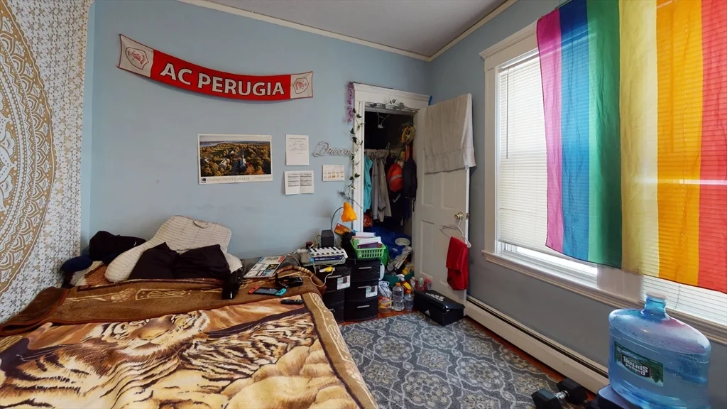 4 bed, 1 bath apartment for rent at 12 Estrella Unit 3, Jamaica Plain — photo 6 of 8
