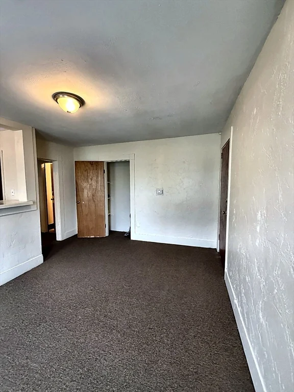 3 bed, 1 bath apartment for rent at 12 Exchange Ct Unit 2, Waltham — photo 3 of 12